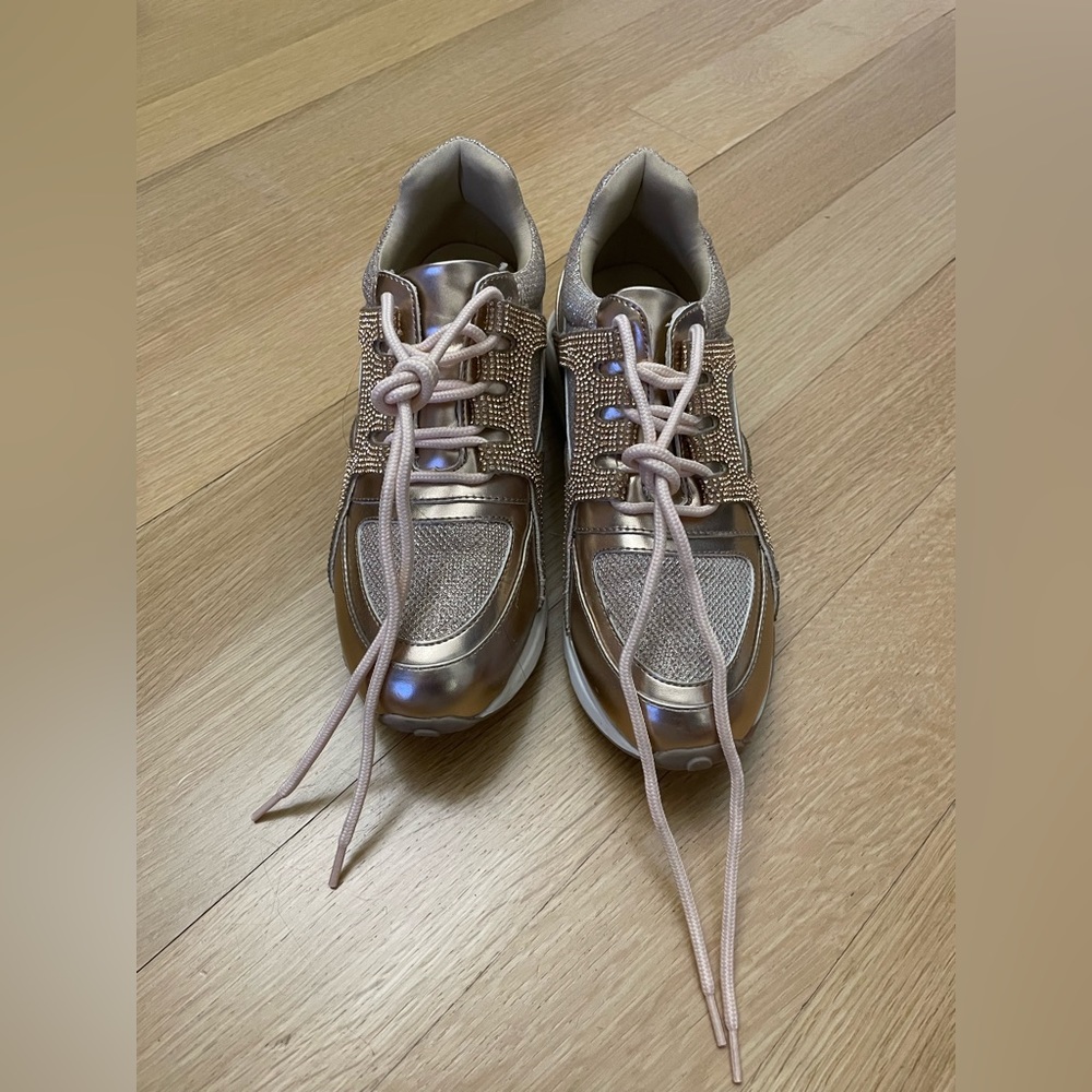 Steve Madden Rose Gold Barra-R Sneakers View 3